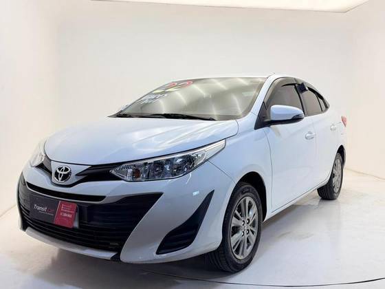 TOYOTA YARIS 1.3 16V FLEX XL LIVE MULTIDRIVE TOYOTA YARIS 1.3 16V FLEX XL LIVE MULTIDRIVE
